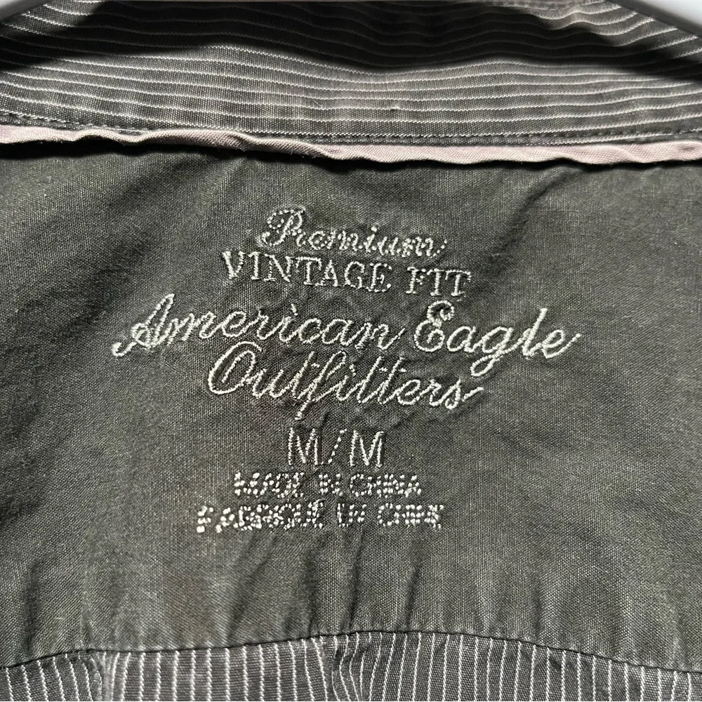 American Eagle vintage fit button down in excellent condition - size medium - Picture 7 of 7